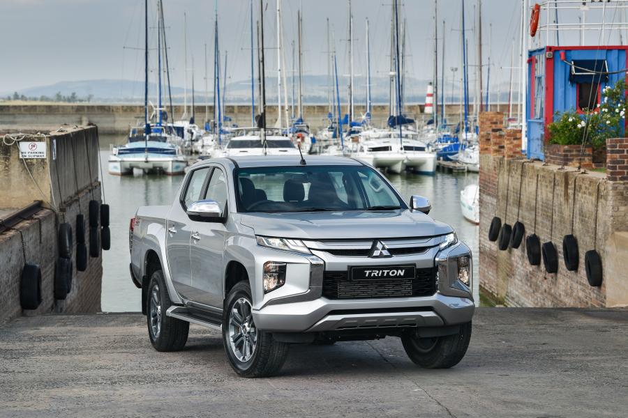  Mitsubishi Triton Double Cab 2019 года  (ZA) (фото 14 из 40)